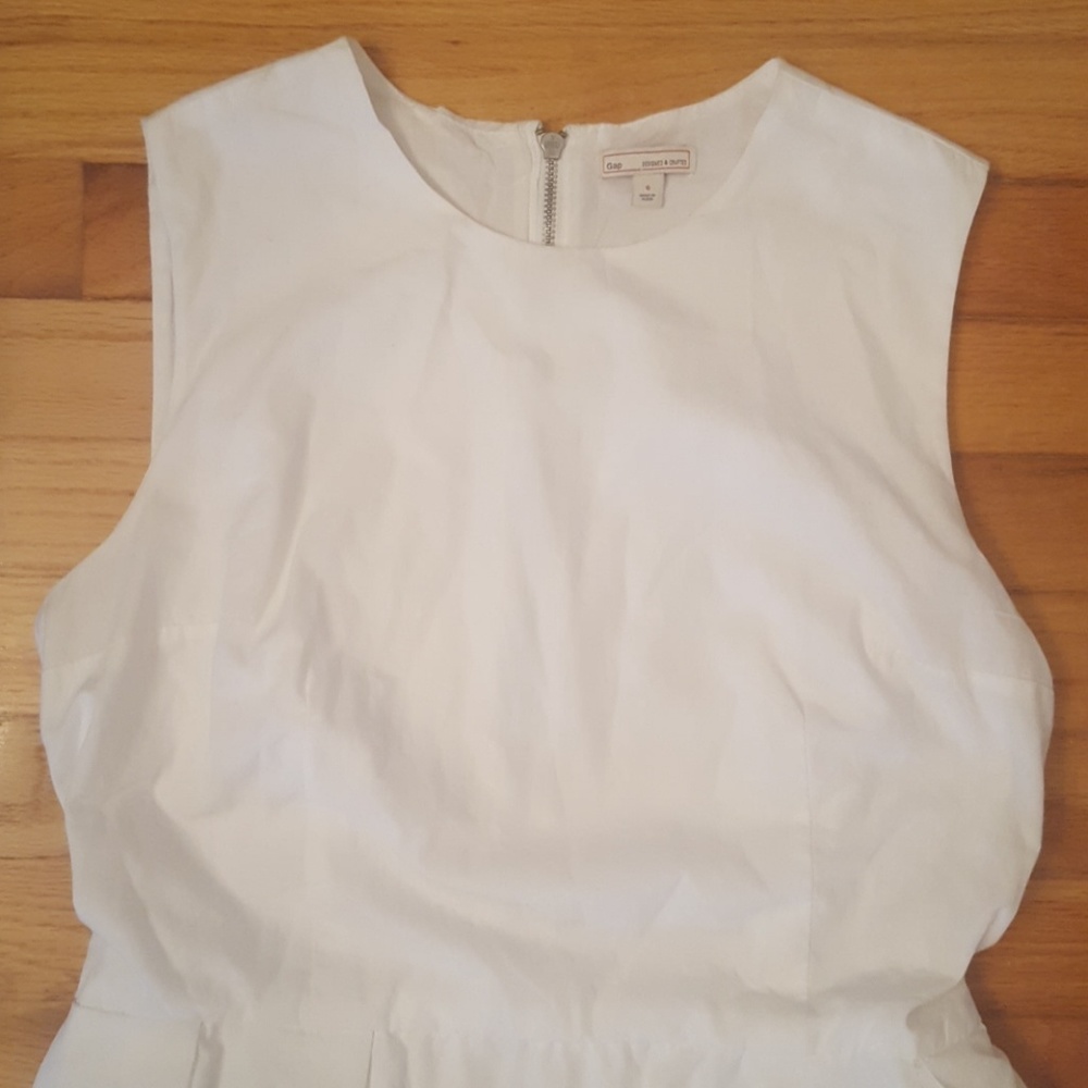 GAP Dress - Picture 2 of 6